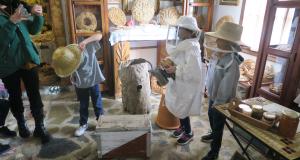 Εκπαιδευτική επίσκεψη της γ’ Δημοτικού στο Λαογραφικό Μουσείο Βαρνάβα