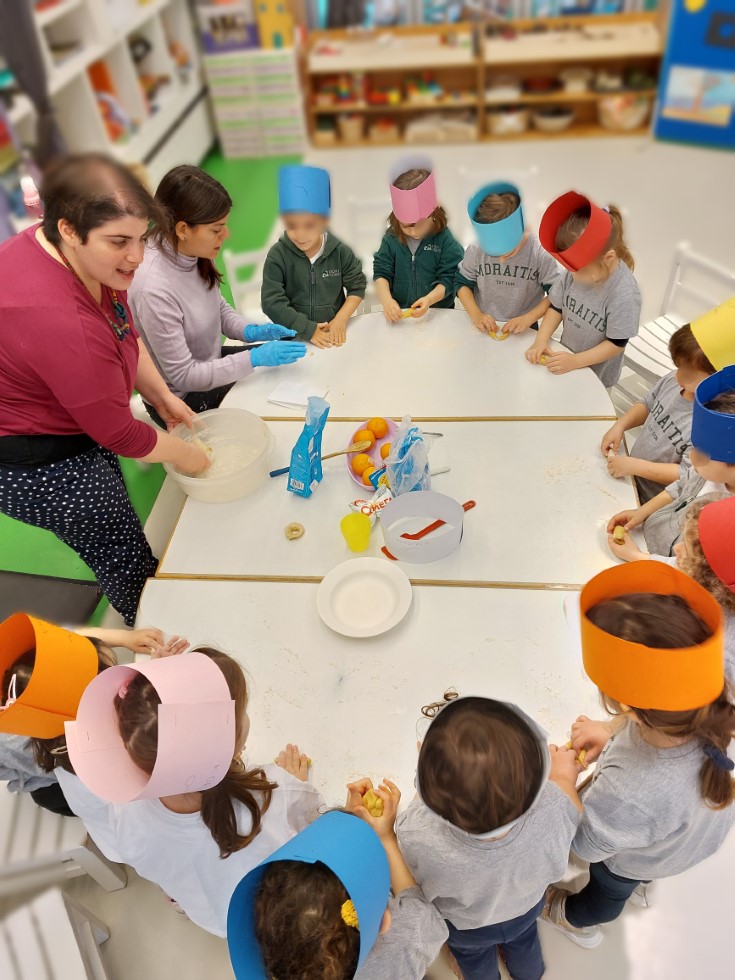 H τάξη του Παιδικού Σταθμού μαθαίνει για τις...τρύπες!