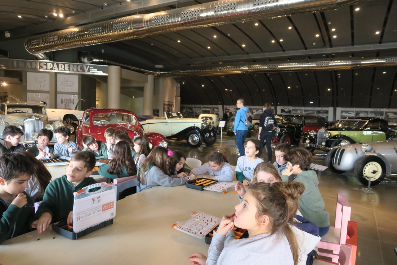 Η γ΄ τάξη του Δημοτικού στο Μουσείο Αυτοκινήτου