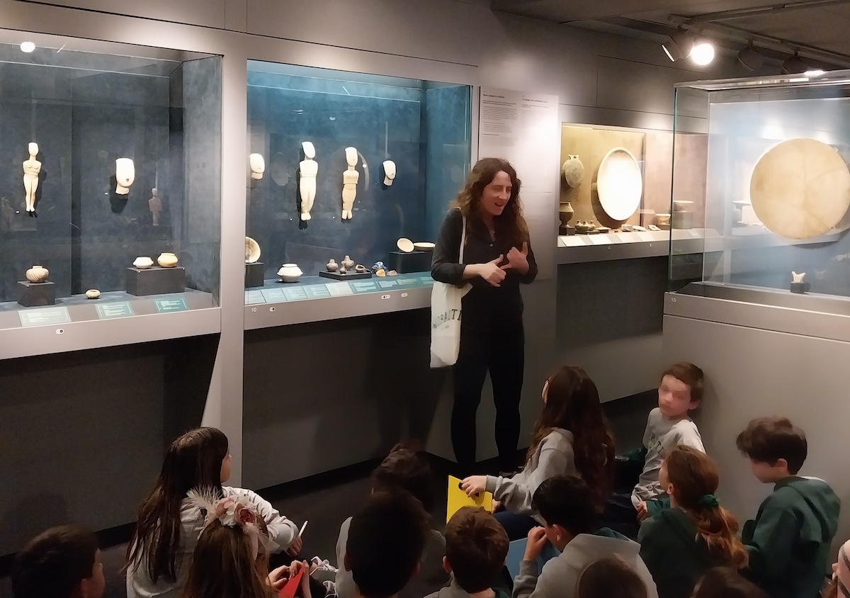 Ένα πρωινό παρέα με τα κυκλαδικά ειδώλια!