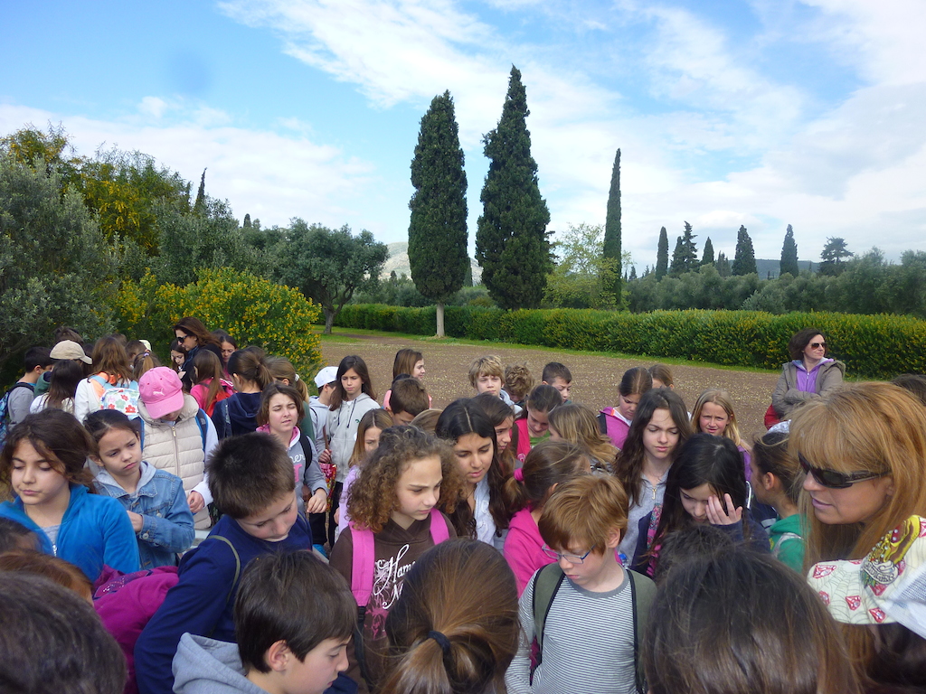 H δ΄ Δημοτικού στον Μαραθώνα	 - Κεντρική Εικόνα