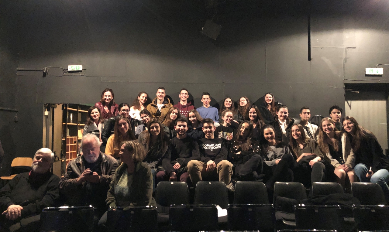 ena_vrady_sto_theatro