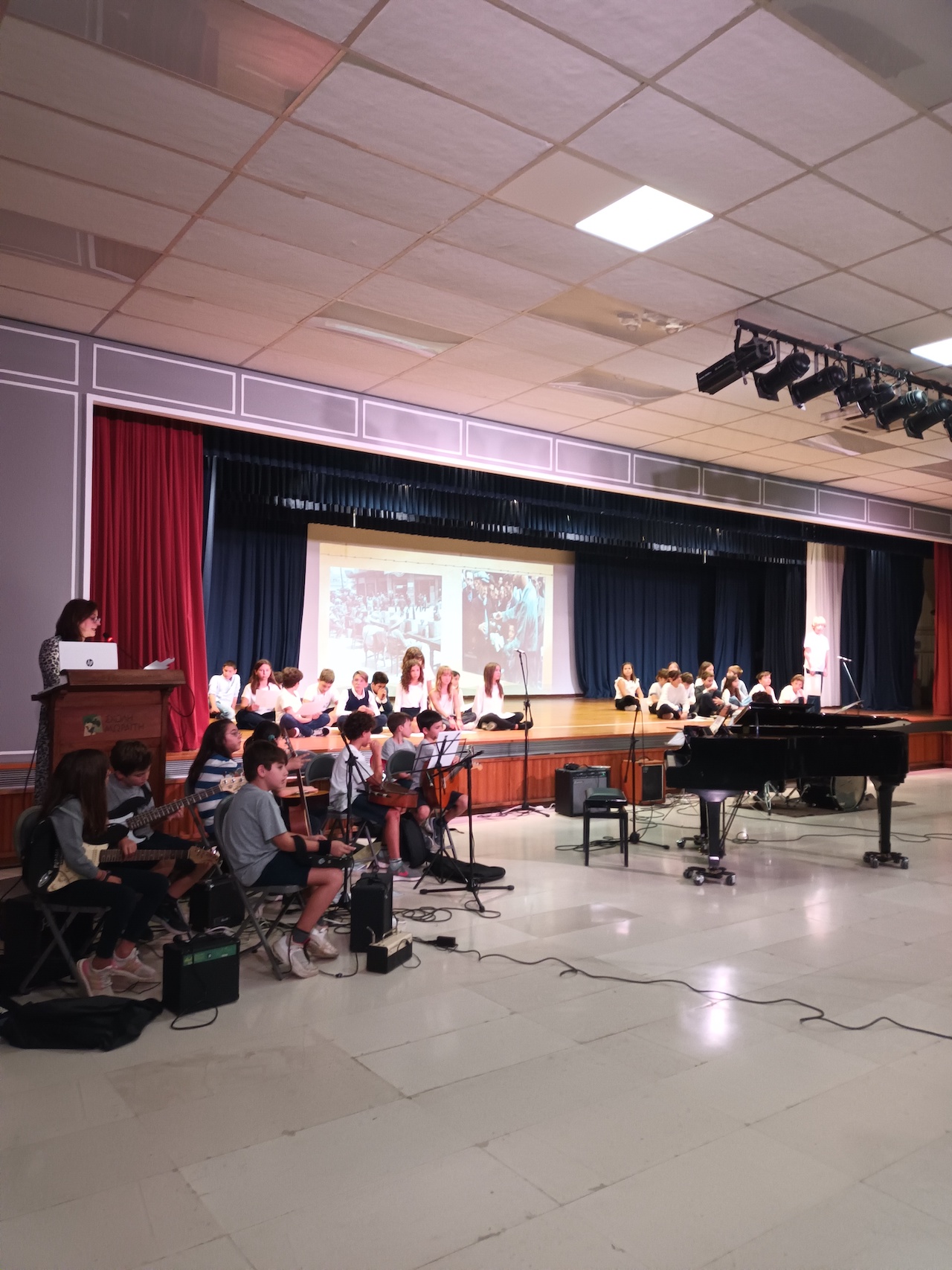 Εορτή 28ης Οκτωβρίου από το μεγάλο Δημοτικό