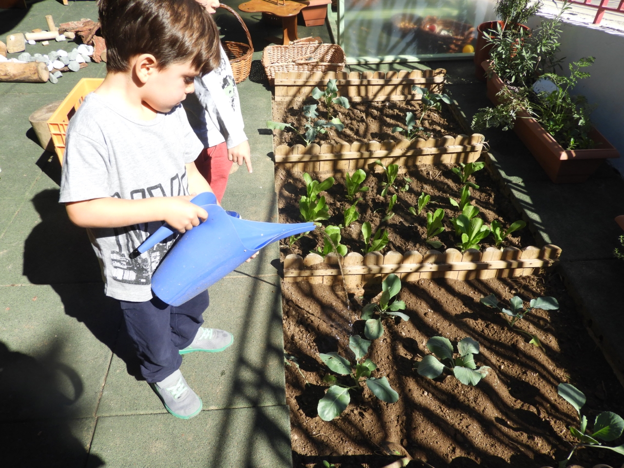 fthinoporo_sto_ergastiri