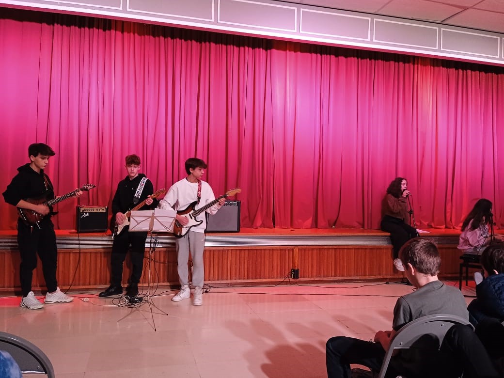 gymnasio-pagkosmia_imera_poiisis-arhikI