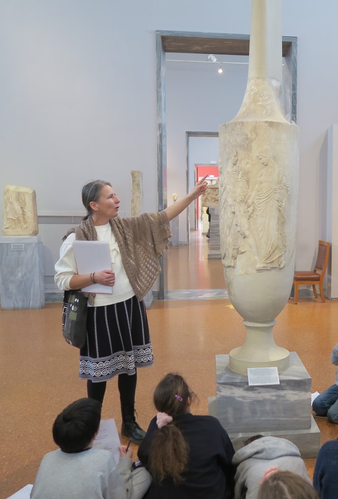 Η δ' τάξη επισκέπτεται το Εθνικό Αρχαιολογικό Μουσείο