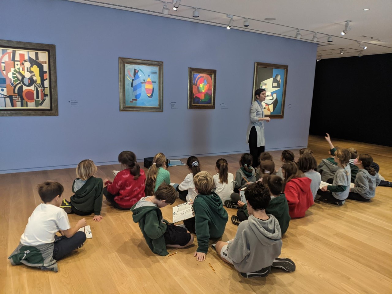Η γ’ τάξη γνωρίζει τη Μοντέρνα Τέχνη στο Ίδρυμα Βασίλη και Ελίζας Γουλανδρή