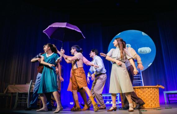 Η στ΄ πηγαίνει θέατρο