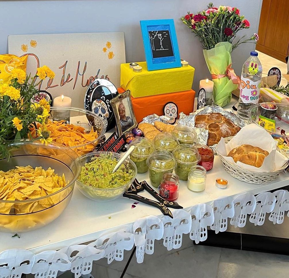 ispanika-dia_de_los_muertos-arhiki