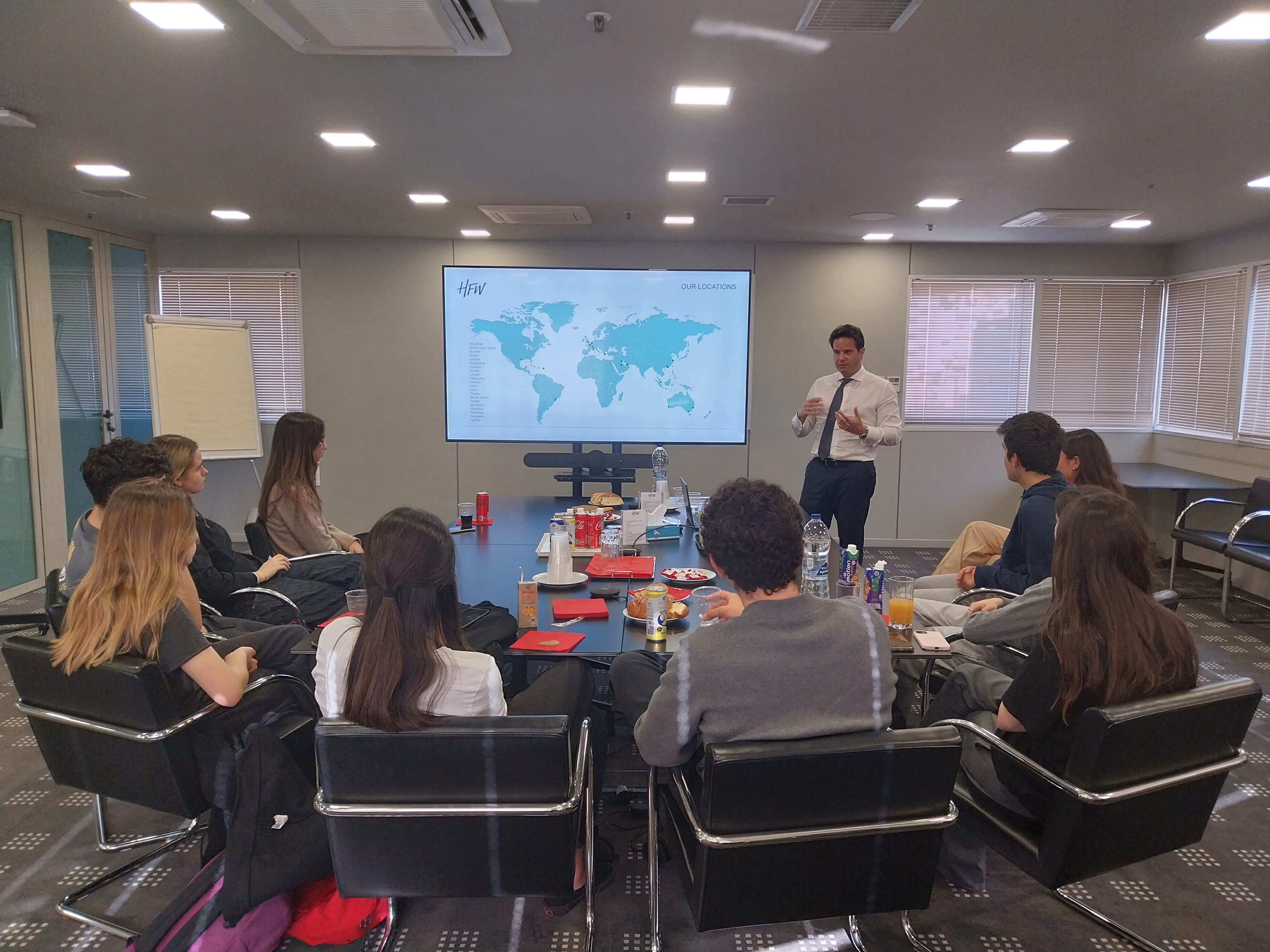 Επίσκεψη στη νομική εταιρεία HFW