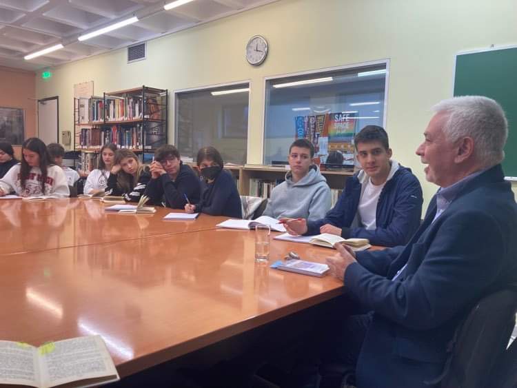 Ο Θανάσης Χατζόπουλος στο ΙΒ 