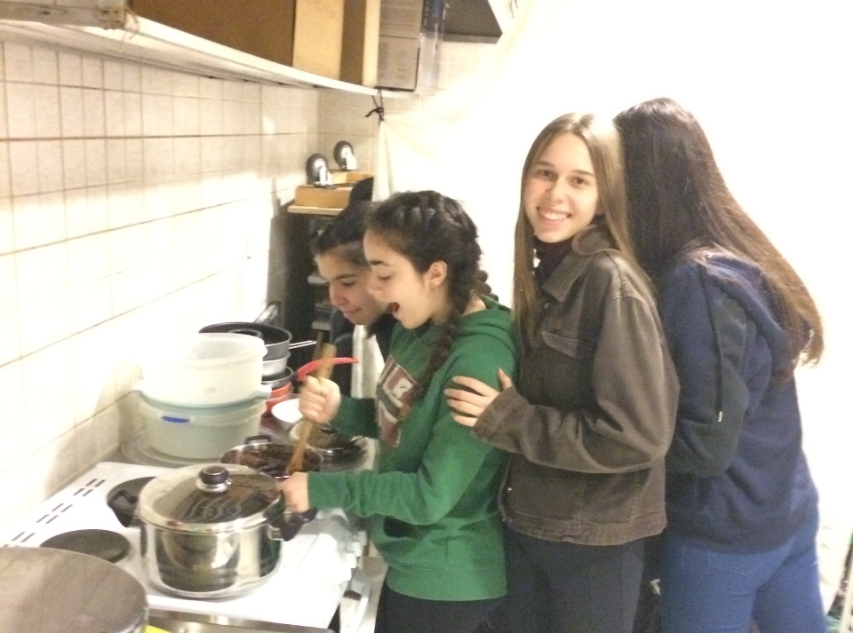 mathites_iv1_paraskeyazoyn_mpares_dimitriakon