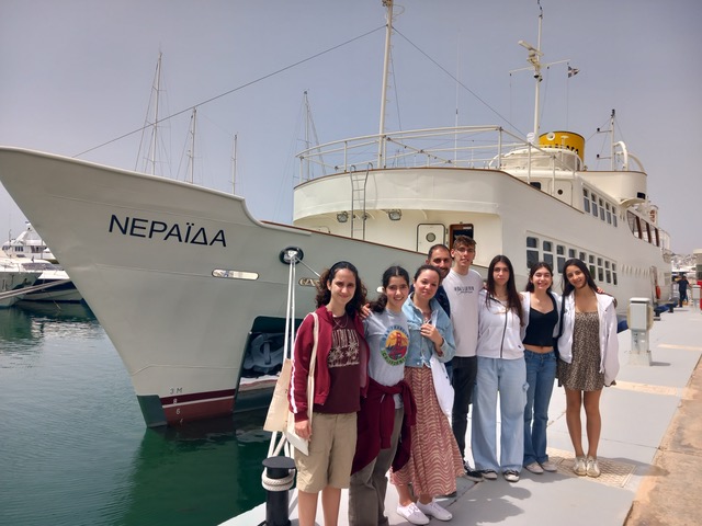 Η Πολιτιστική Ομάδα στο πλωτό μουσείο «Νεράιδα»