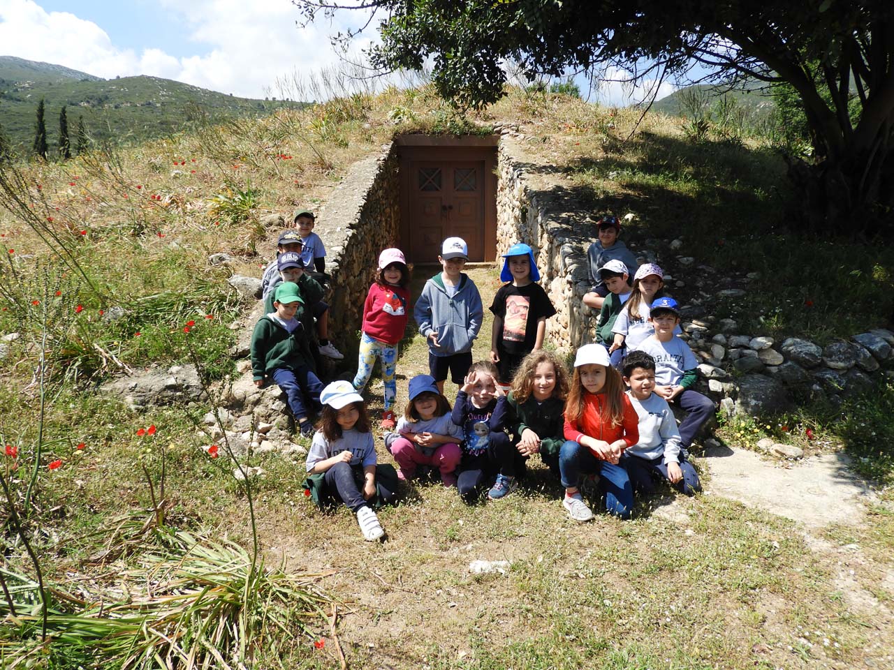 oi_mikroi_arhaiologoi_toy_nipiagogeioy