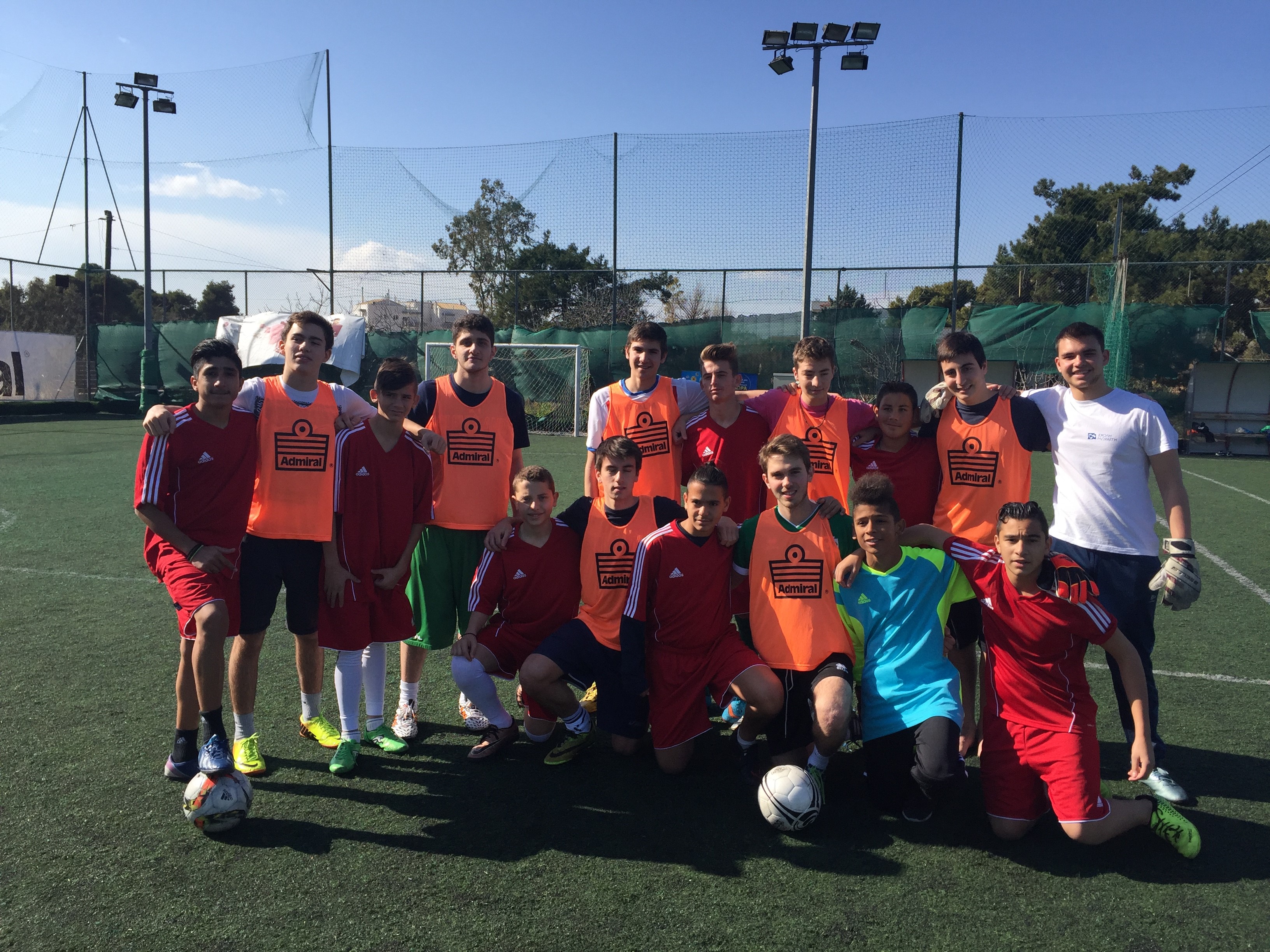 podosfairikos_agonas_me_tin_kivoto_tou_kosmou