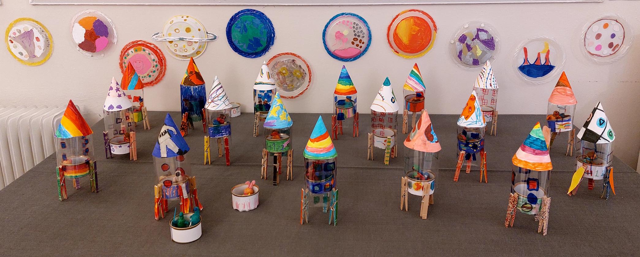 Πύραυλοι και πλανήτες από την α' και β' τάξη του Δημοτικού