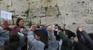 i_d_taxi_ston_iero_vraho_tis_akropolis