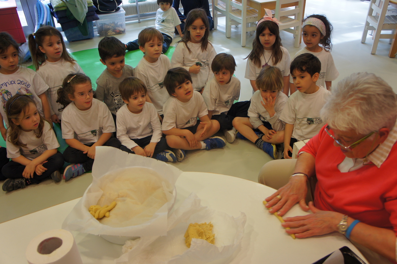 ta_paidia_tis_portokalias_taxis_etoimazontai_gia_to_pasha