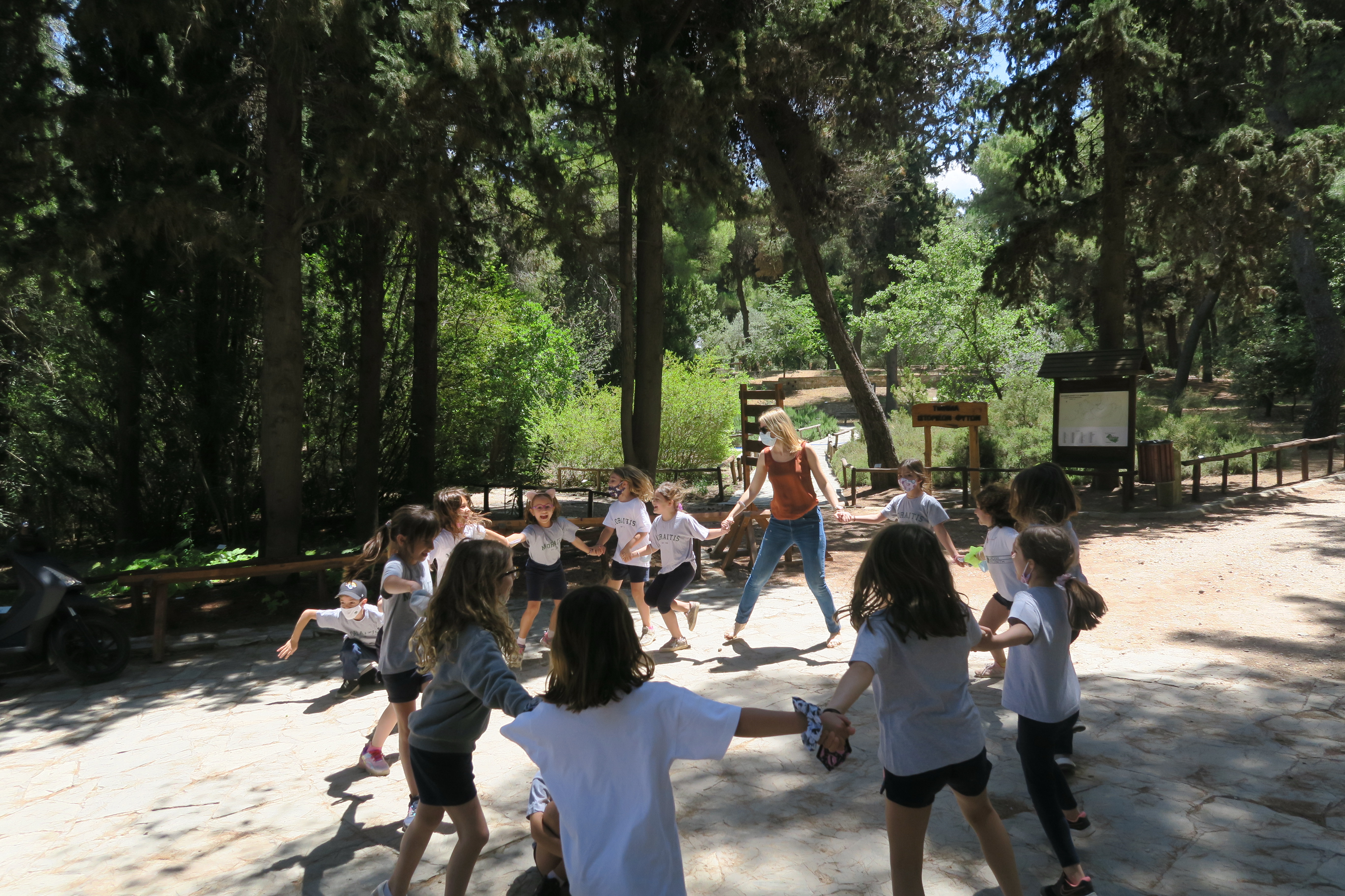 Η β’ Δημοτικού στον Βοτανικό Κήπο Διομήδους