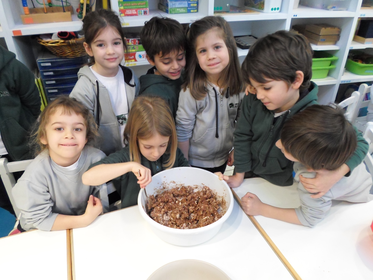 zaharoplastiki_sti_galazia_taxi